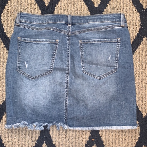 Stretchy jean skirt - Picture 2 of 2